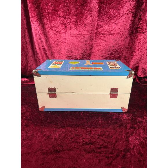 Vintage Toy Box - Metal Doll Suitcase with Dynamite Stickers - 1970s Storage - Picture 6 of 9